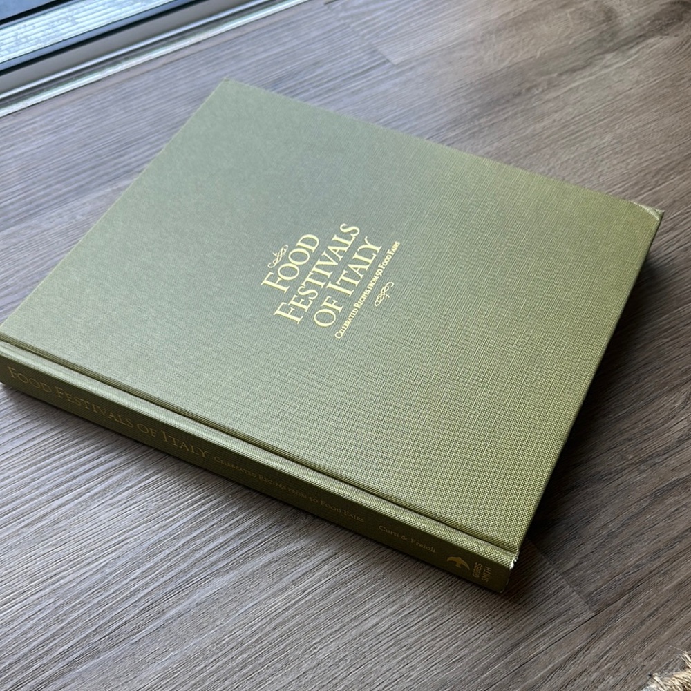 Williams Sonoma Green Hardcover Book with Gold Lettering